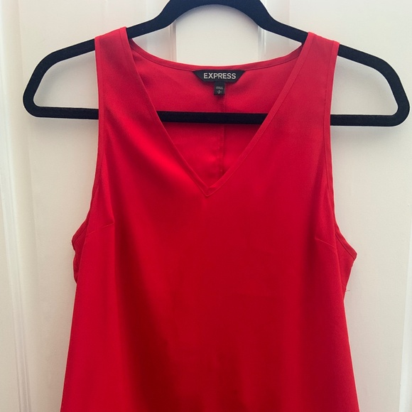 Express V-Neck Tank - Picture 1 of 4